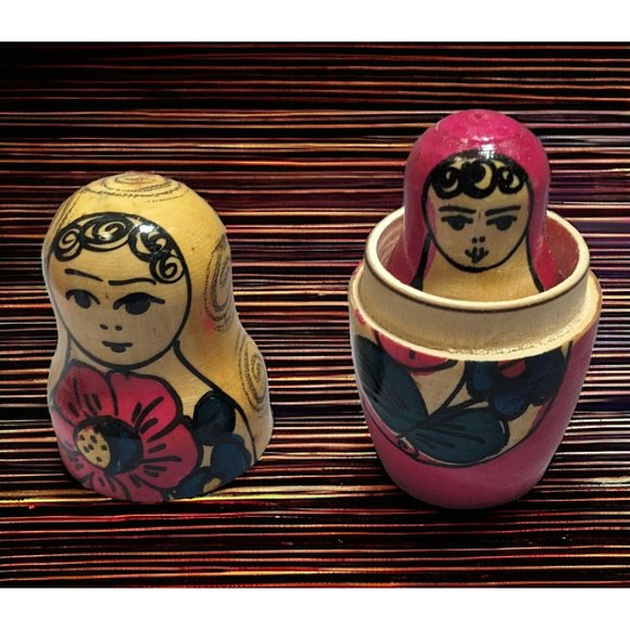 Traditional Hand Painted Russian Wooden Nesting Dolls - Picture 2 of 14